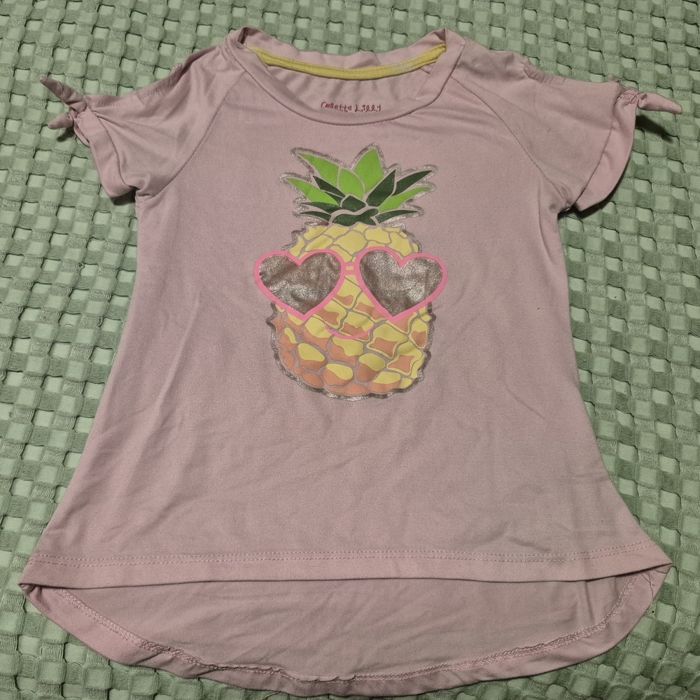 Pineapple With Heart Sunglasses Graphic Tee